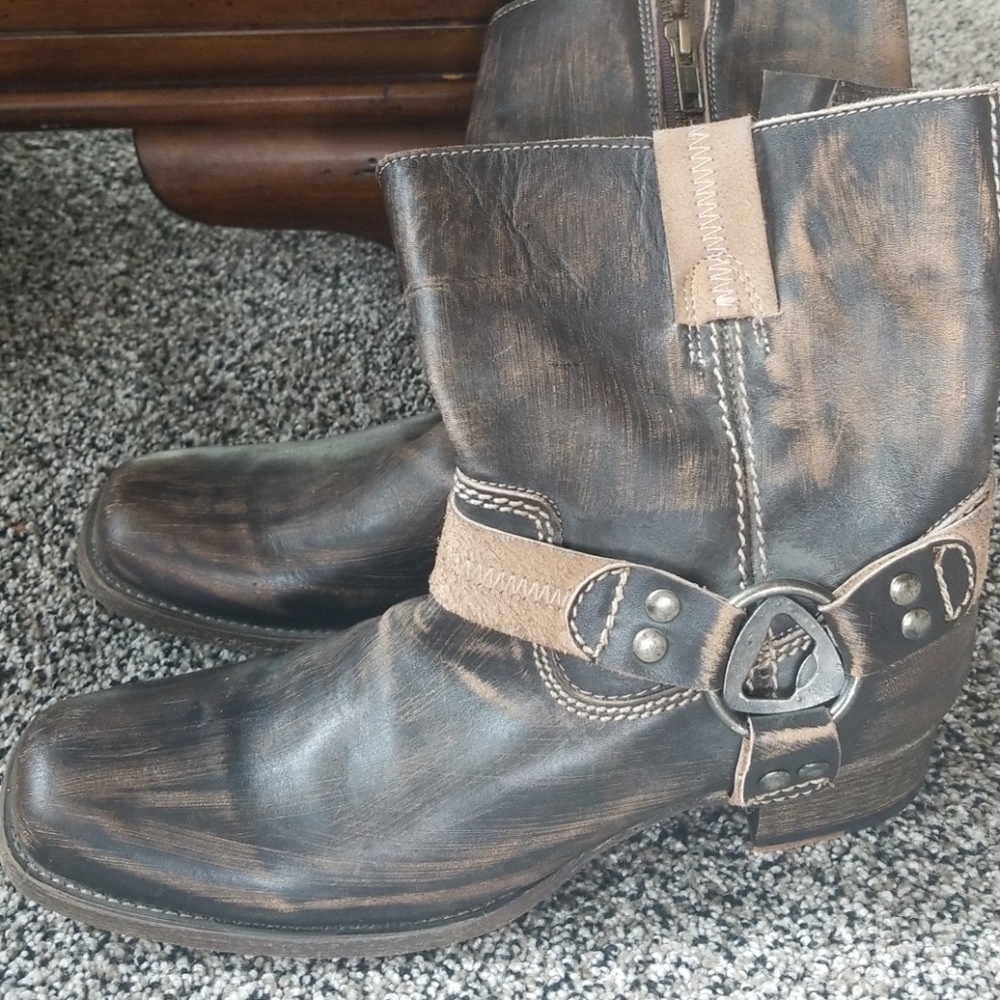 Bed/stu boots